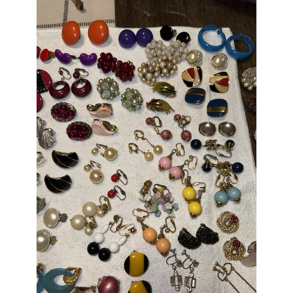 HUGE Lot Vintage Clip On Screw back Rhinestone Crystal Pearl Earrings 150 Pairs - Picture 9 of 16